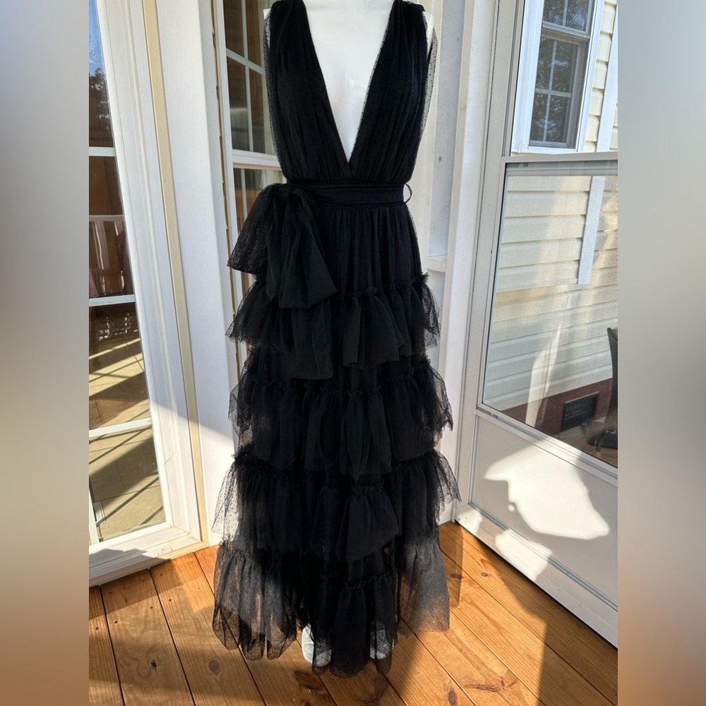 Mable tulle maxi dress black low cut chest sleeveless size Small ruffles lined